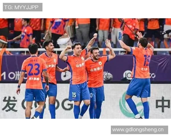 媒体人分析泰山队洛佩斯去留问题瓦科续约进展缓慢引关注