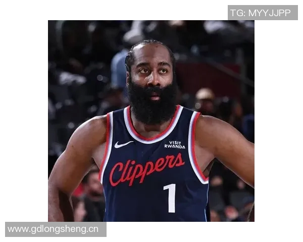 快船应尽早交易核心球员以降低损失把握哈登交易价值的最后机会